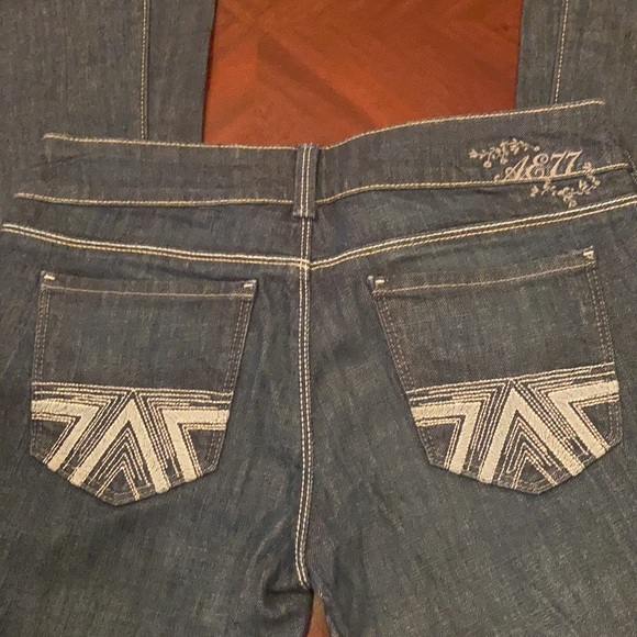 American Eagle women’s jeans - Picture 3 of 13